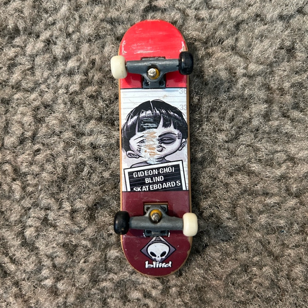 Gideon Choi Blind Tech Deck Finger Board
